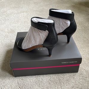 VINCE CAMUTO shoes